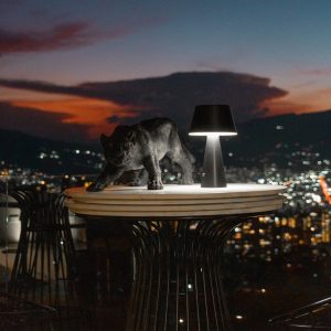 Lámpara Solar de Mesa Santorini. Confort y Elegancia sin Depender de Enchufes. Solo en gtsolar.